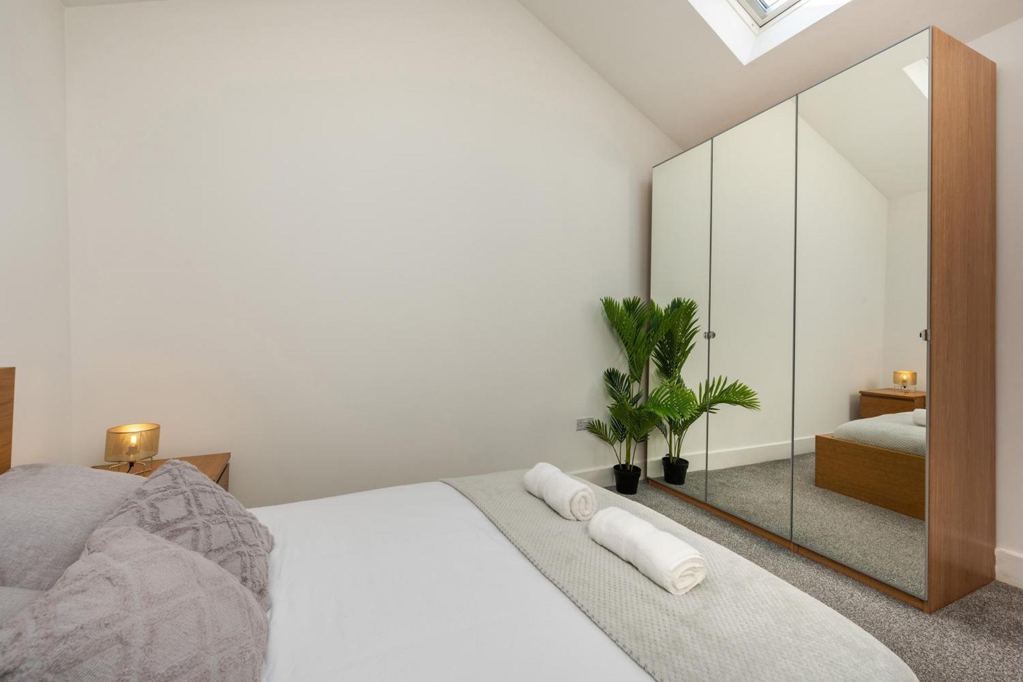 Stylish Two Bedroom Apartment By Central London With Garden Londres Exterior foto