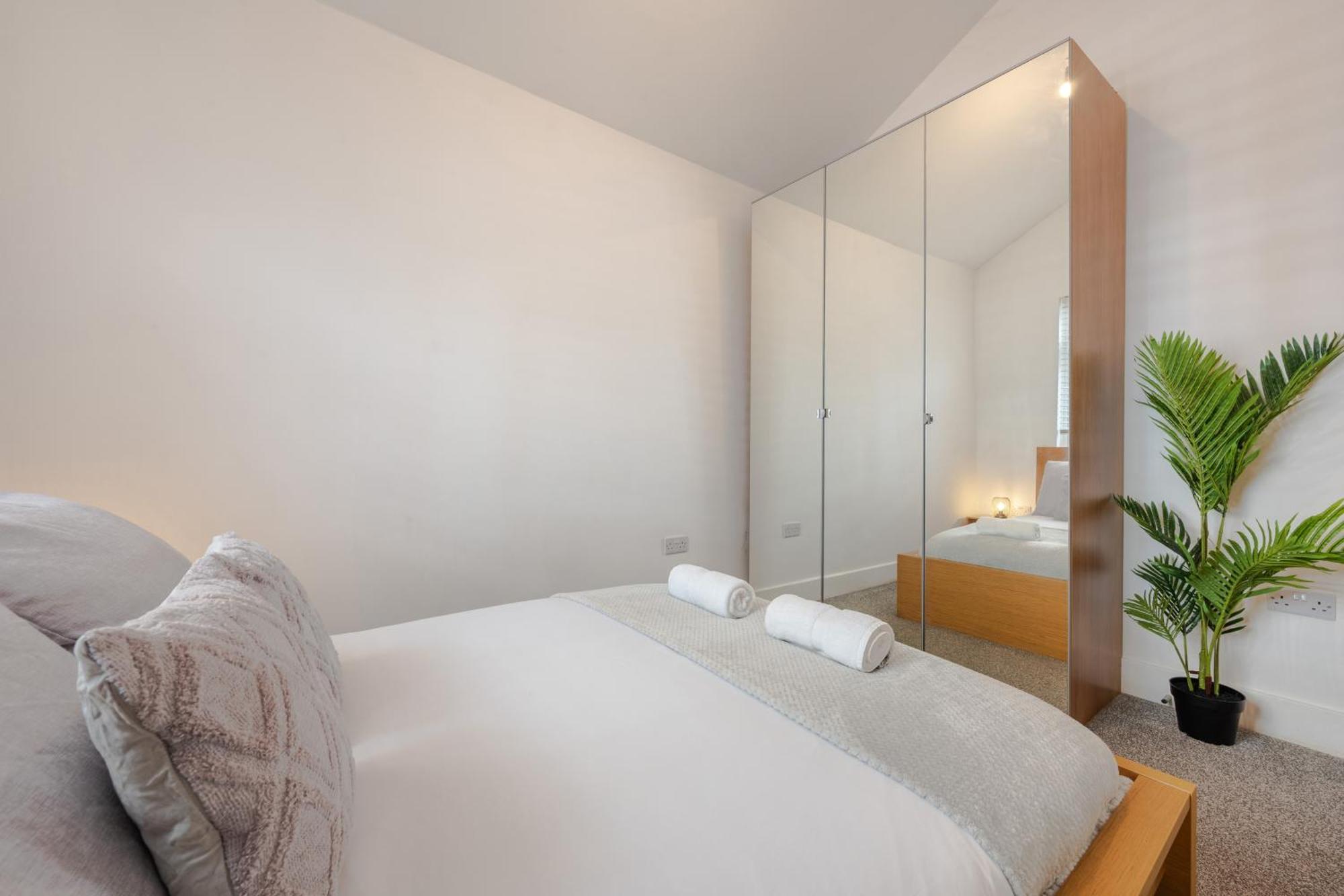 Stylish Two Bedroom Apartment By Central London With Garden Londres Exterior foto