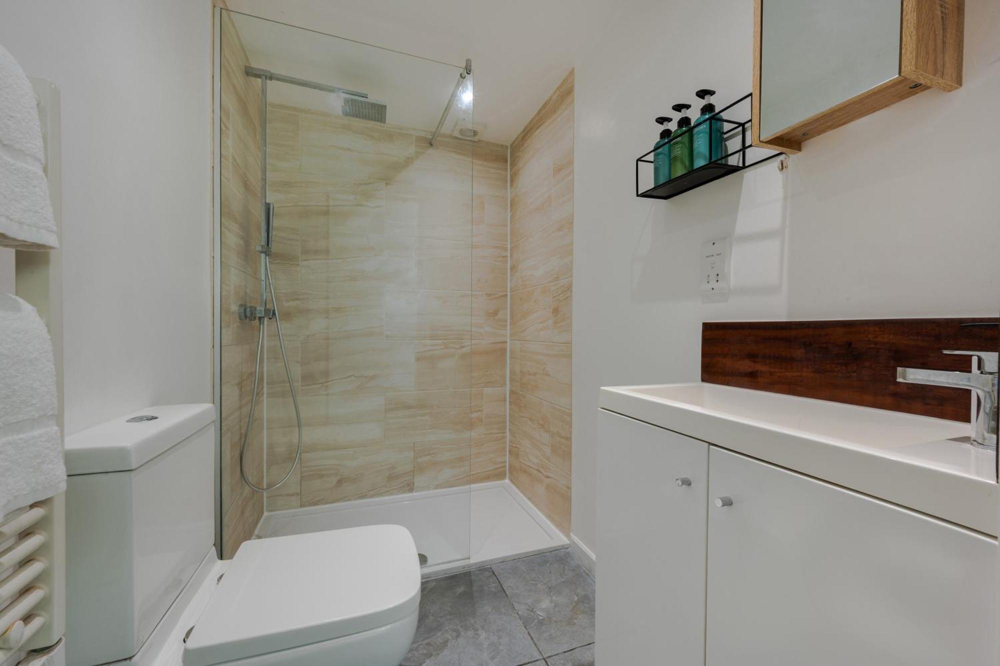 Stylish Two Bedroom Apartment By Central London With Garden Londres Exterior foto
